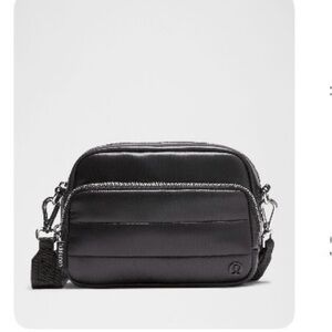 NWT Lululemon Everywhere Crossbody Wunder Puff Black